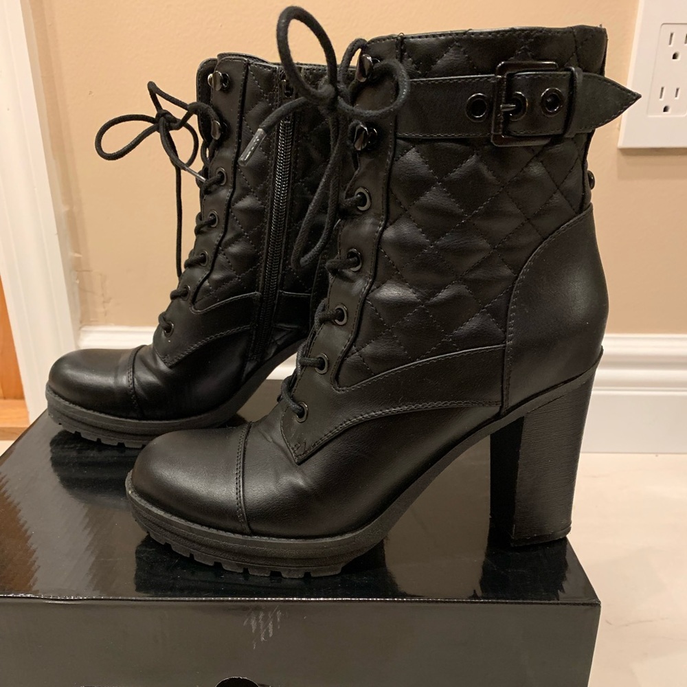 Combat boots